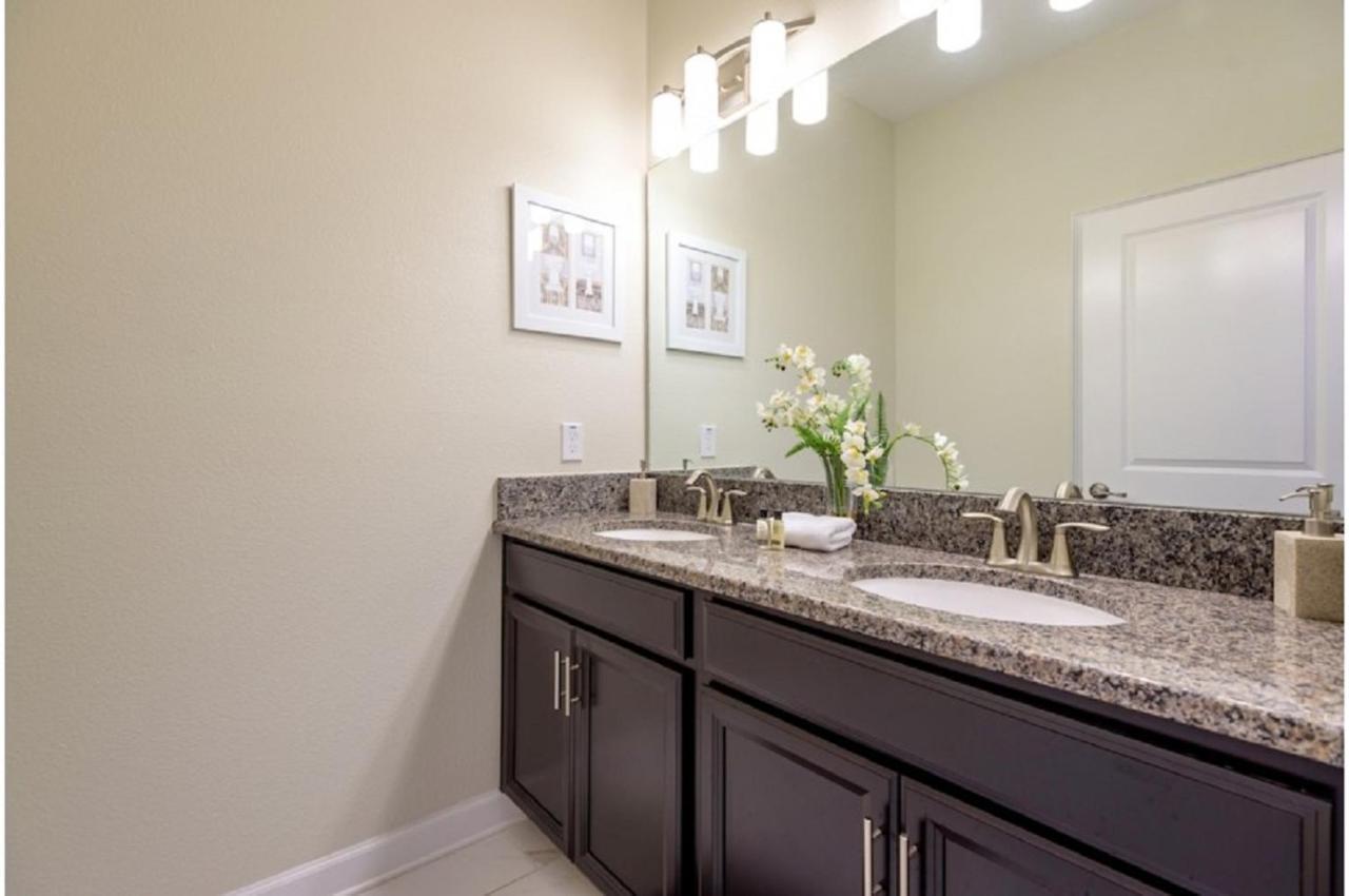 Four-Bedroom Townhome Davenport Ngoại thất bức ảnh